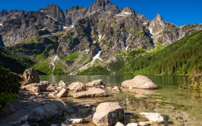 Morskie Oko – jak dojechać? Co warto zobaczyć nad jeziorem w Tatrach?